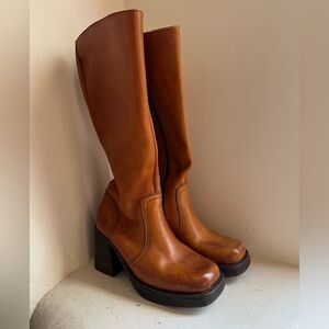 Vintage leather chunky heeled boots color rust orange brown size 5
